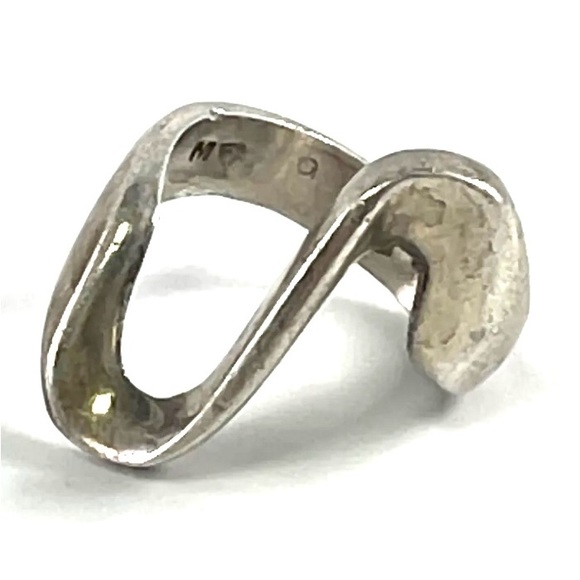Signed, Taxco Vintage Sterling Silver Modern Wave Ring Size 8 US - Picture 1 of 4